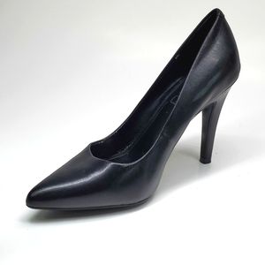 BCBG Paris PL-Flux2 Black Genuine Leather Pumps 6B EUC